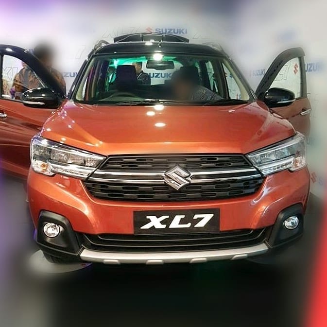Cận cảnh thiết kế đầu xe của Suzuki XL7 2020 