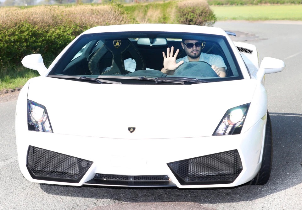 Romero l&aacute;i chiếc Lamborghini Gallardo khi vụ tai nạn chưa xảy ra
