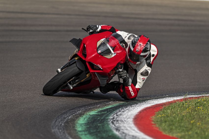c&aacute;c cải tiến tr&ecirc;n gi&uacute;p Ducati Panigale V4 2020 vận h&agrave;nh ổn định v&agrave; chắc chắn hơn