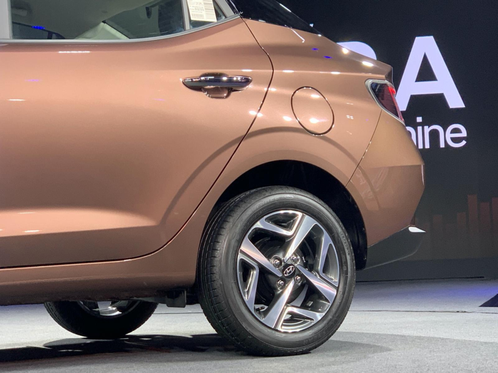 Bộ vành 15 inch của Hyundai Aura 2020 không giống với Grand i10 2019