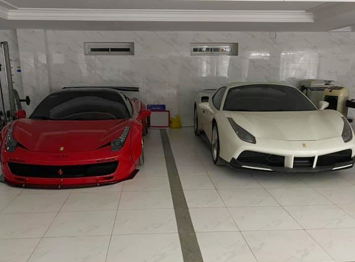 Ferrari 458 Italia độ Liberty Walk v&agrave; kế b&ecirc;n l&agrave; Ferrari 488 Spider