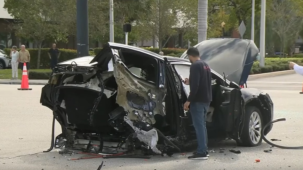 C&ograve;n đ&acirc;y l&agrave; thiệt hại của chiếc Tesla Model X