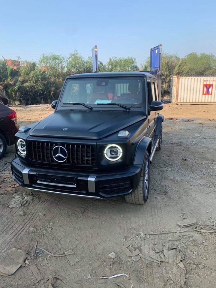 Khui công Mercedes-AMG G63 2019 đen nhám đi cùng nội thất đỏ những ngày cận Tết Nguyên đán