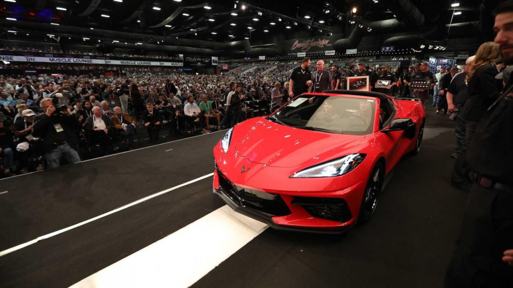 Dung nhan của chiếc Chevrolet Corvette C8 đầu tiên xuất xưởng có giá đắt hơn cả Ferrari LaFerrari hay Bugatti Chiron