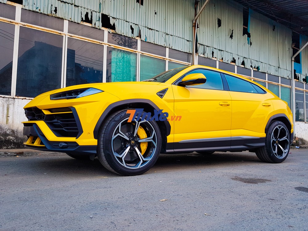 Đây là ngoại hình nguyên bản của chiếc Lamborghini Urus lúc chưa độ Mansory Đây là ngoại hình nguyên bản của chiếc Lamborghini Urus lúc chưa độ Mansory