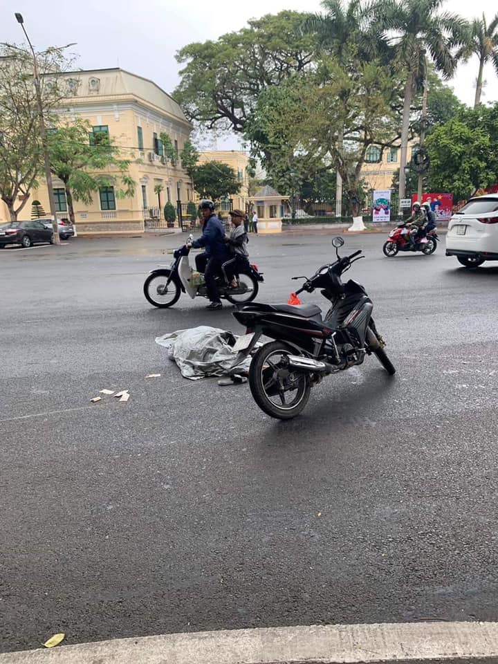 Hiện trường vụ tai nạn khiến 1 c&ocirc; g&aacute;i tử vong trong ng&agrave;y 30 Tết &Acirc;m lịch