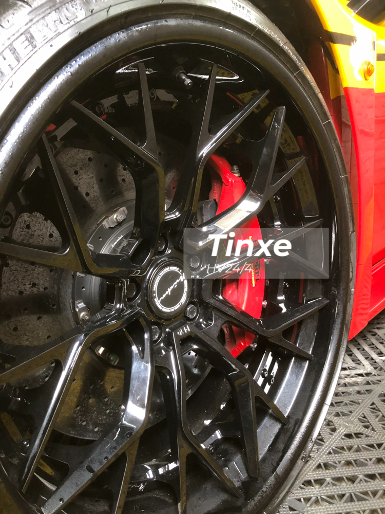 Chiếc Ferrari 458 Italia độ LB-Silhouette Works độc nhất Việt Nam nâng cấp lên bộ mâm kích thước 20 inch đến từ thương hiệu Brixton Chiếc Ferrari 458 Italia độ LB-Silhouette Works độc nhất Việt Nam nâng cấp lên bộ mâm kích thước 20 inch đến từ thương hiệu Brixton