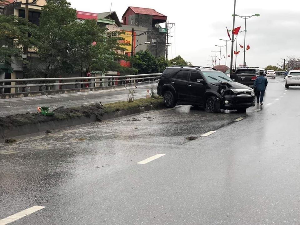 Chiếc Toyota Fortuner tại hiện trường vụ tai nạn