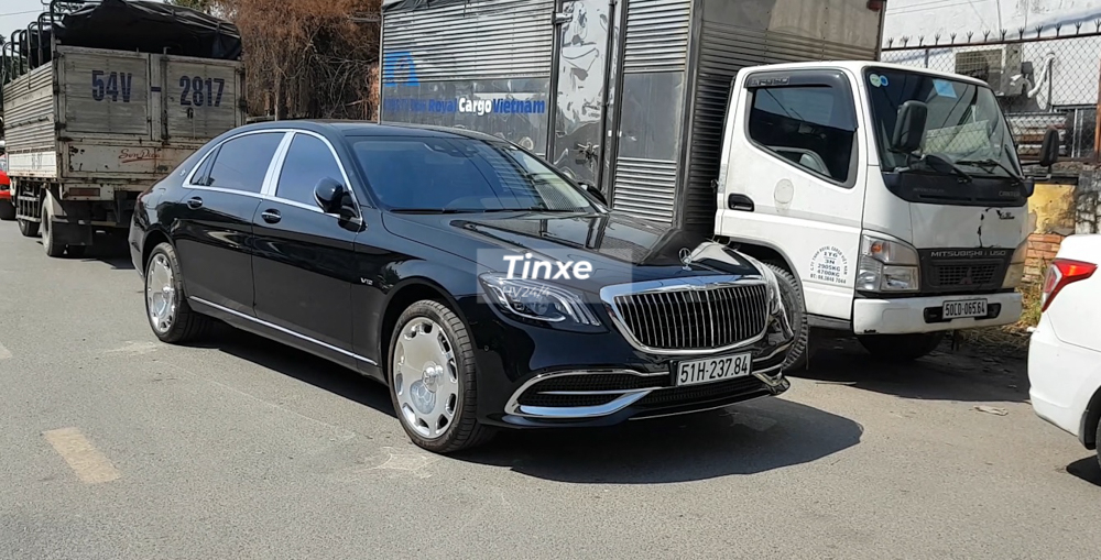 Lý do cho không ít đại gia Việt chọn mua mẫu xe siêu sang Mercedes-Maybach S650 thế hệ mới không chỉ đến từ giá bán mà còn khả trang bị và động cơ V12 danh tiếng. Lý do cho không ít đại gia Việt chọn mua mẫu xe siêu sang Mercedes-Maybach S650 thế hệ mới không chỉ đến từ giá bán mà còn khả trang bị và động cơ V12 danh tiếng.