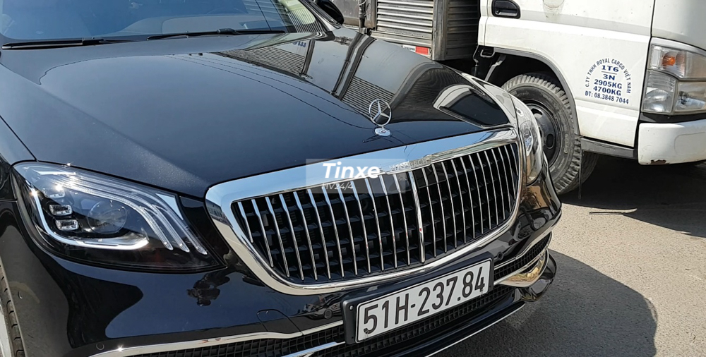 Mức giá này đắt hơn 650 triệu đồng so với đời cũ. Nếu ra biển trắng cho chiếc xe Mercedes-Maybach S650 2020 để lăn bánh trên đường phố, ước tính doanh nhân Hà Nam phải bỏ ra số tiền không dưới 16,5 tỷ đồng. Mức giá này đắt hơn 650 triệu đồng so với đời cũ. Nếu ra biển trắng cho chiếc xe Mercedes-Maybach S650 2020 để lăn bánh trên đường phố, ước tính doanh nhân Hà Nam phải bỏ ra số tiền không dưới 16,5 tỷ đồng.