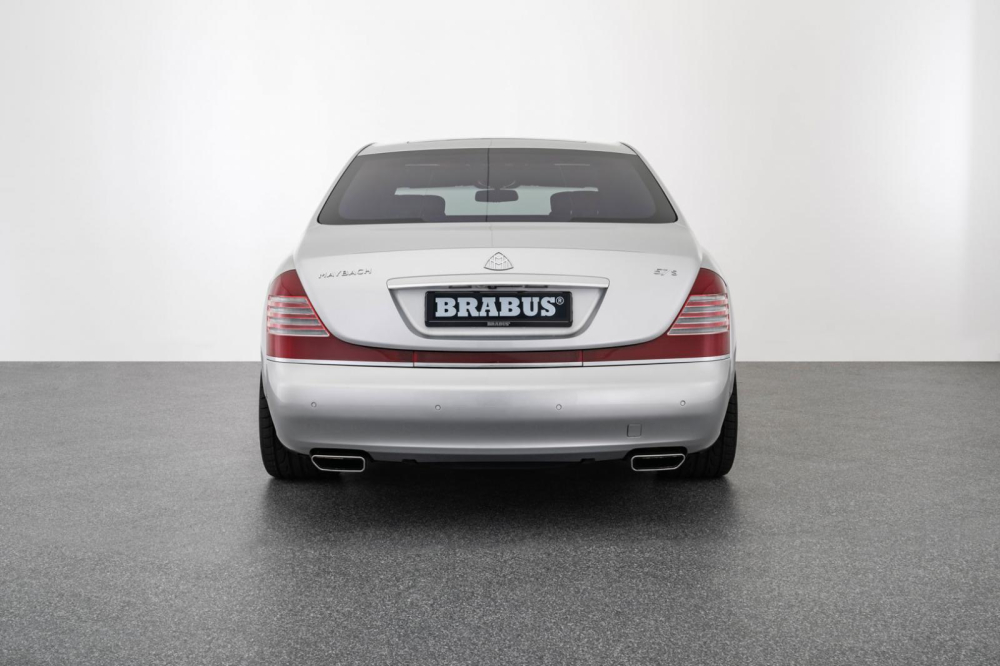 Tuy đã 14 tuổi nhưng chiếc Maybach 57S vẫn có giá cao