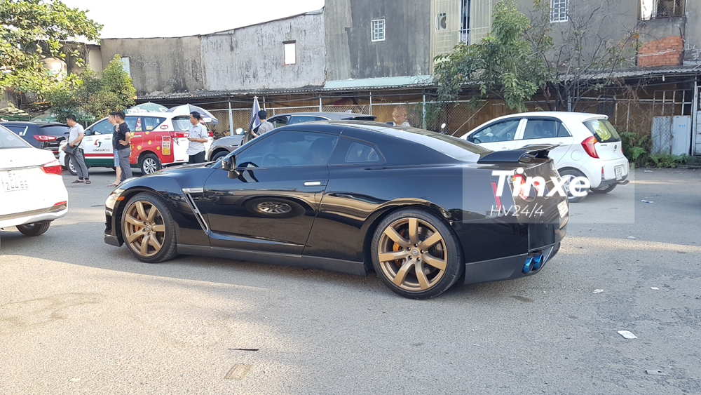Đa phần những chiếc siêu xe đường phố Nissan GT-R tại Việt Nam đều thuộc phiên bản R35. Đa phần những chiếc siêu xe đường phố Nissan GT-R tại Việt Nam đều thuộc phiên bản R35.