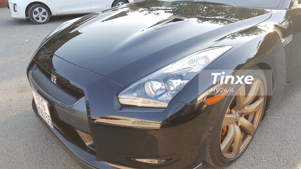 Tốc độ tối đa trên những chiếc Nissan GT-R là 309 km/h. Tốc độ tối đa trên những chiếc Nissan GT-R là 309 km/h.