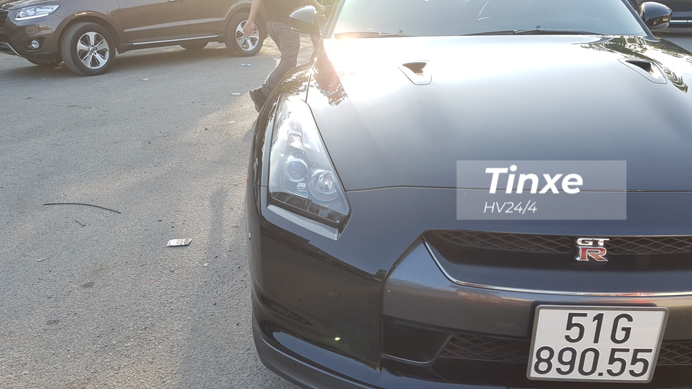 Siêu xe đường phố Nissan GT-R phiên bản R35 sử dụng hộp số ly hợp kép 6 tốc độ, tích hợp chức năng chuyển số bằng lẫy trên vô lăng. Siêu xe đường phố Nissan GT-R phiên bản R35 sử dụng hộp số ly hợp kép 6 tốc độ, tích hợp chức năng chuyển số bằng lẫy trên vô lăng.