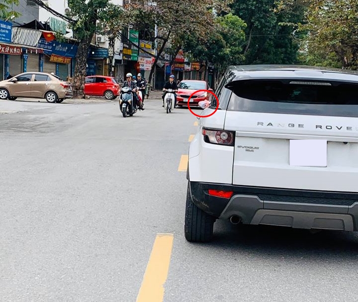 Có thể chiếc Range Rover Evoque này mới là nạn nhân của vấn nạn vặt gương Có thể chiếc Range Rover Evoque này mới là nạn nhân của vấn nạn vặt gương