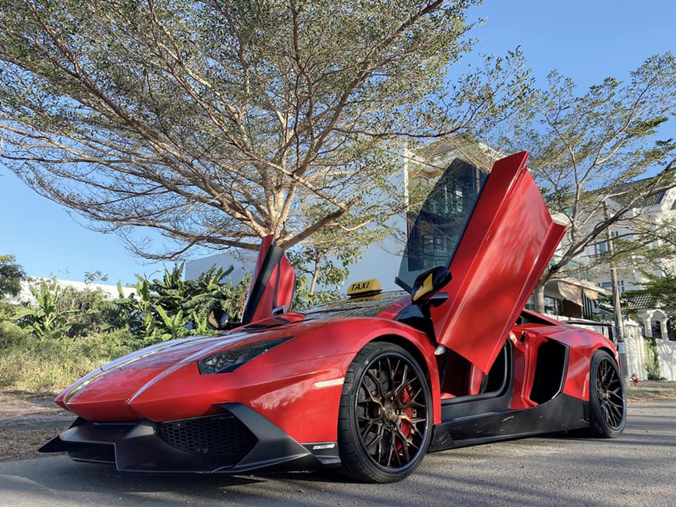Lamborghini Aventador LP700-4 độ body kit LP720-4 50&ordm; Anniversario độc nhất Việt Nam