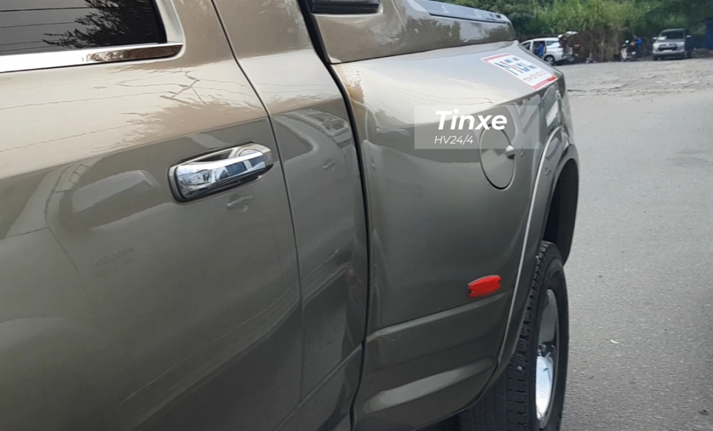 Dodge Ram 3500 Heavy Duty sử dụng khối động cơ I6 Cummins Turbo-Diesel có dung tích 6.7 lít Dodge Ram 3500 Heavy Duty sử dụng khối động cơ I6 Cummins Turbo-Diesel có dung tích 6.7 lít