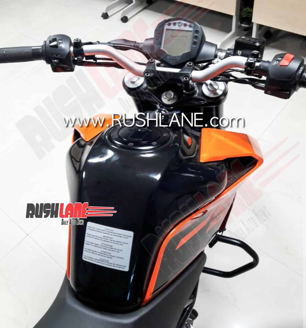KTM 200 Duke 2020 sử dụng đèn pha halogen và màn hình LCD để giảm chi phí KTM 200 Duke 2020 sử dụng đèn pha halogen và màn hình LCD để giảm chi phí