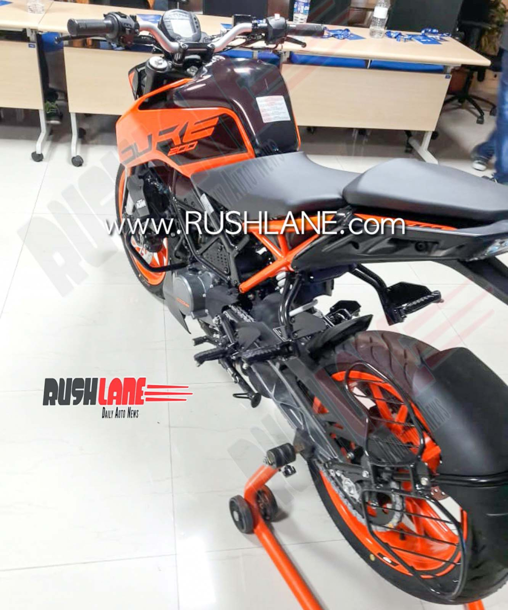 Đuôi xe sắc sảo hơn Đuôi xe sắc sảo hơn