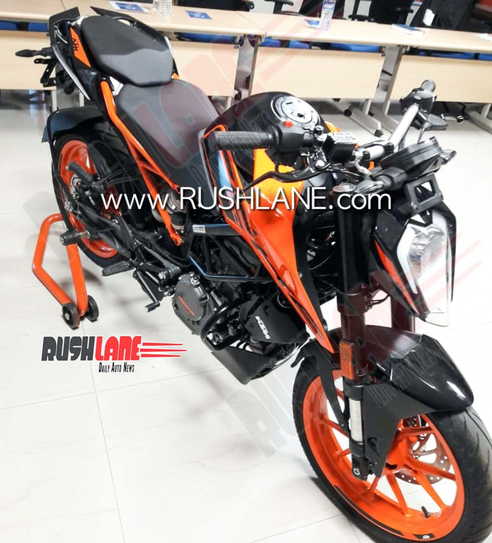 Xe sử dụng hệ thống xả đặt gọn dưới càng xe Xe sử dụng hệ thống xả đặt gọn dưới càng xe