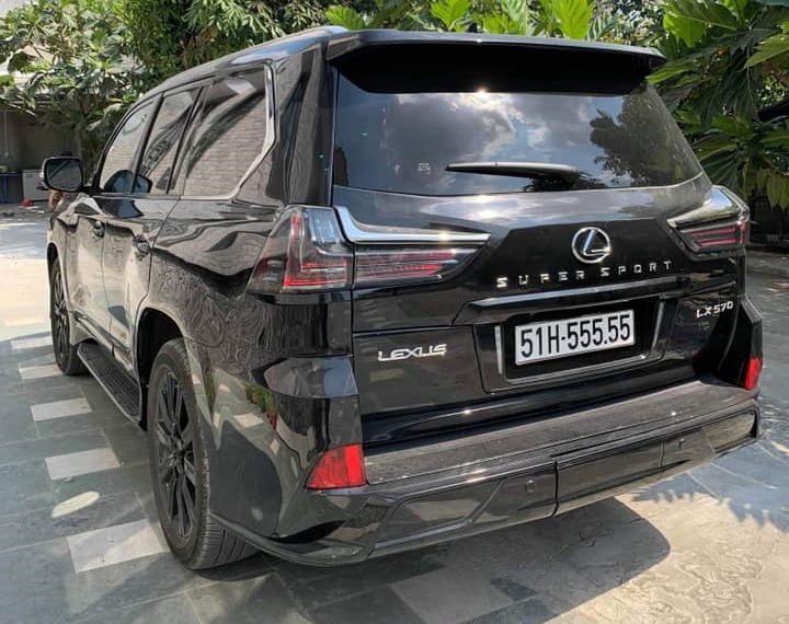 Chủ nhân của chiếc Lexus LX570 đeo biển Chủ nhân của chiếc Lexus LX570 đeo biển ngũ quý 5 có thể là bàn tay vàng trong làng bấm biển