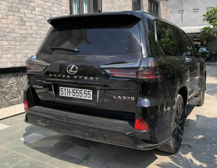 Lexus LX570 hiện có giá bán chính hãng 8.34 tỷ đồng Lexus LX570 hiện có giá bán chính hãng 8.34 tỷ đồng