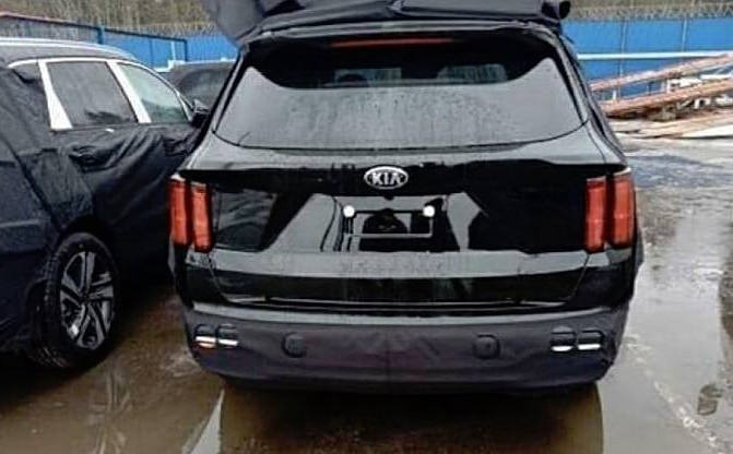 Đu&ocirc;i sau của Kia Sorento 2020
