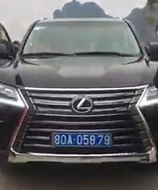 Biển xanh 80A-058.79 của chiếc SUV hạng sang đang tiếp tục được xác minh Biển xanh 80A-058.79 của chiếc SUV hạng sang đang tiếp tục được xác minh
