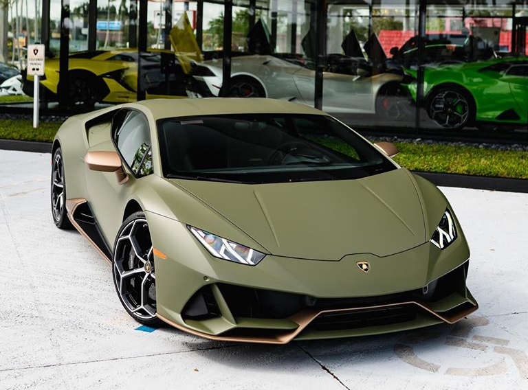 Si&ecirc;u xe Lamborghini Huracan đ&atilde; kh&aacute; th&agrave;nh c&ocirc;ng ở thị trường Việt Nam với gần 20 chiếc xuất hiện. C&oacute; lẽ v&igrave; thế m&agrave; kh&ocirc;ng &iacute;t người nghĩ phi&ecirc;n bản n&acirc;ng cấp, Lamborghini Huracan EVO đang trở th&agrave;nh mục ti&ecirc;u của kh&ocirc;ng &iacute;t nh&agrave; gi&agrave;u Việt sở hữu.