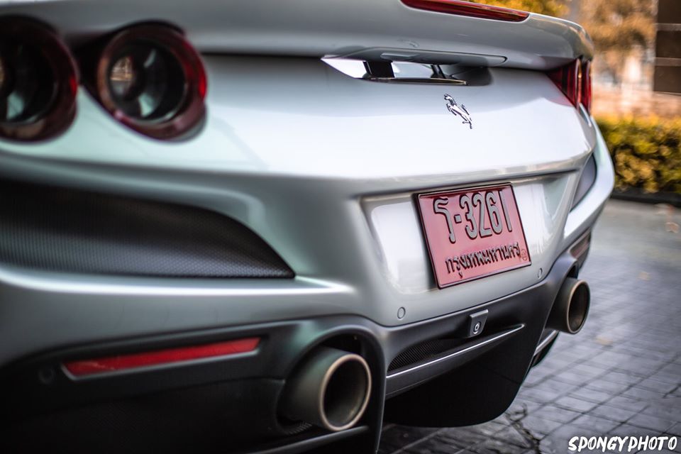 H&atilde;ng si&ecirc;u xe &Yacute; tuy&ecirc;n bố rằng Ferrari F8 Tributo ho&agrave;n to&agrave;n mới c&oacute; khả năng tăng tốc từ vị tr&iacute; xuất ph&aacute;t l&ecirc;n 100 km/h chỉ trong thời gian 2,9 gi&acirc;y, th&ecirc;m 4,9 gi&acirc;y, si&ecirc;u xe Ferrari F8 Tributo sẽ đạt tốc độ 200 km/h. Si&ecirc;u xe Ferrari F8 Tributo c&oacute; thể chạm ngưỡng tốc độ tối đa l&ecirc;n đến 340 km/h, cao hơn 10 km/h so với Ferrari 488 GTB.