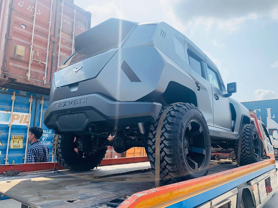 Tr&ecirc;n thế giới, Rezvani Tank 2020 c&oacute; đến 3 phi&ecirc;n bản với c&aacute;c mức gi&aacute; kh&aacute;c nhau l&agrave; 155.000 đ&ocirc; la d&agrave;nh cho bản ti&ecirc;u chuẩn. Rezvani Tank Military Edition c&oacute; khởi điểm ở mức 295.000 đ&ocirc; la v&agrave; phi&ecirc;n bản cao cấp nhất l&agrave; Rezvani Tank X c&oacute; gi&aacute; khởi điểm 349.000 đ&ocirc; la. Tr&ecirc;n bản Rezvani Tank X c&oacute; cả gi&aacute;p chống đạn v&agrave; c&ograve;n cung cấp cả sự bảo vệ trước xung điện từ, ph&ograve;ng trường hợp xảy ra thảm họa hạt nh&acirc;n.