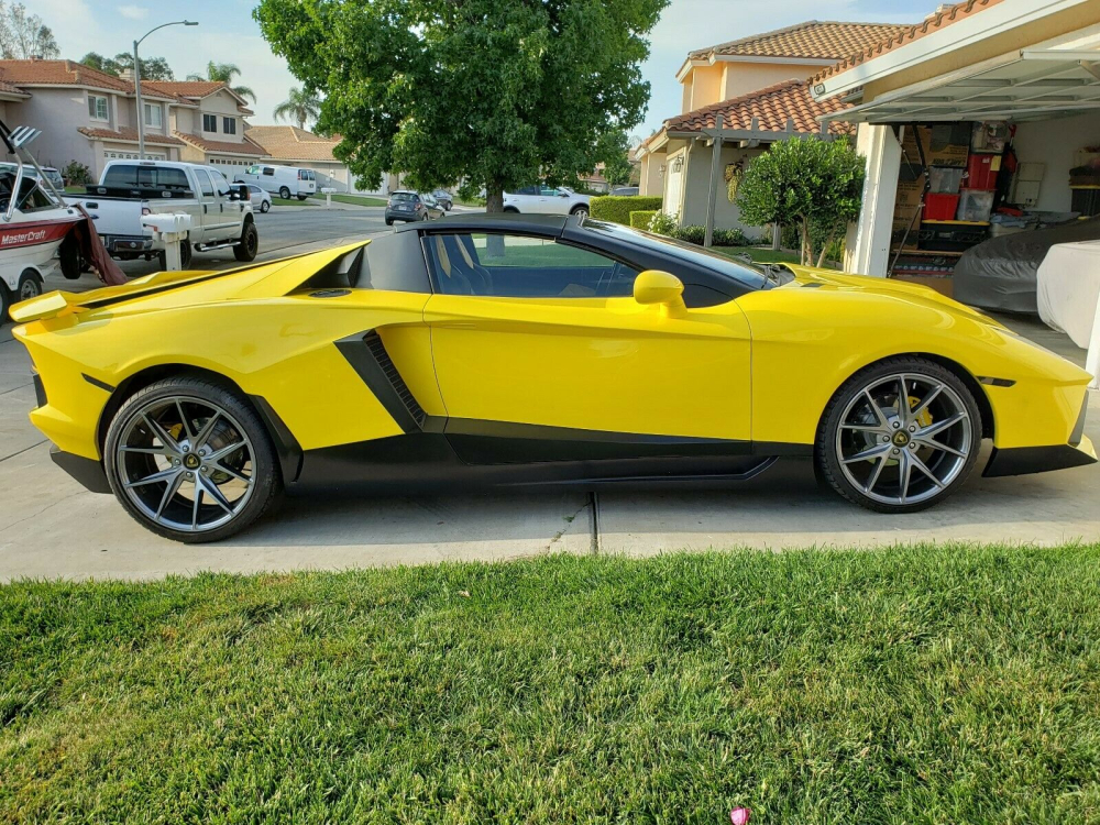 Ph&iacute;a sườn của si&ecirc;u xe Lamborghini Aventador nh&aacute;i dựa tr&ecirc;n Pontiac GTO