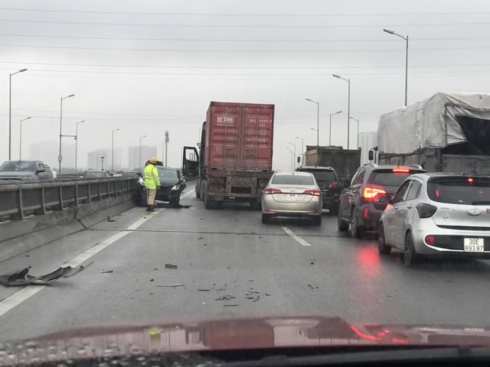 Vụ tai nạn đã gây ùn tắc giao thông