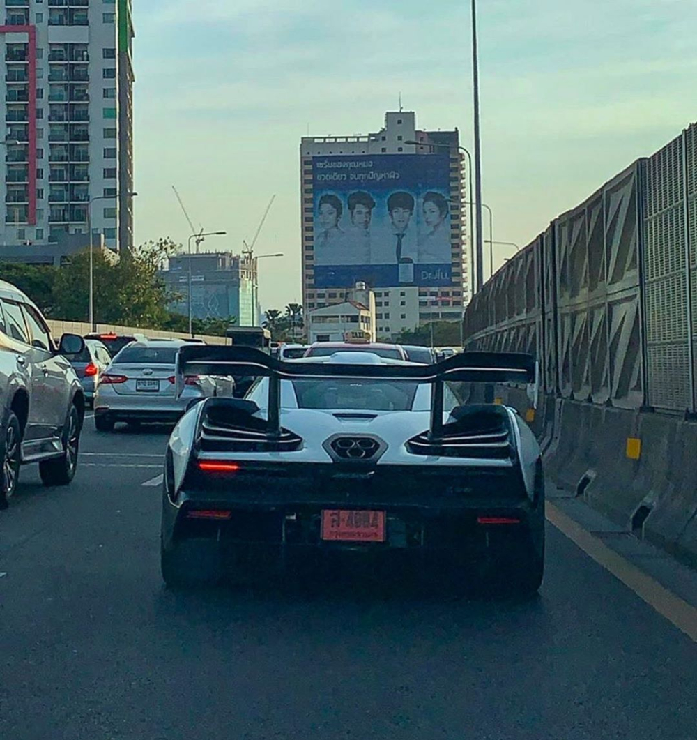 McLaren Senna đầu ti&ecirc;n lăn b&aacute;nh ở Th&aacute;i Lan