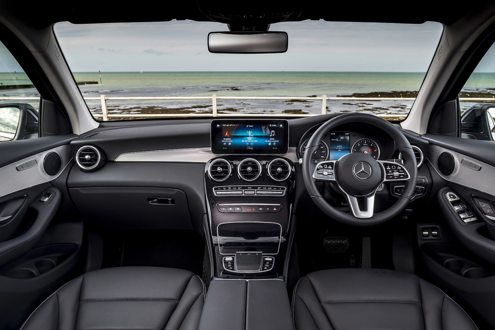 Tổng thể nội thất của Mercedes-Benz GLC 200 2020