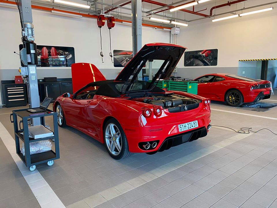 V&agrave; đ&acirc;y l&agrave; ảnh mới nhất của cặp đ&ocirc;i Ferrari n&agrave;y. Cả hai xe đều t&igrave;m thấy chủ mới