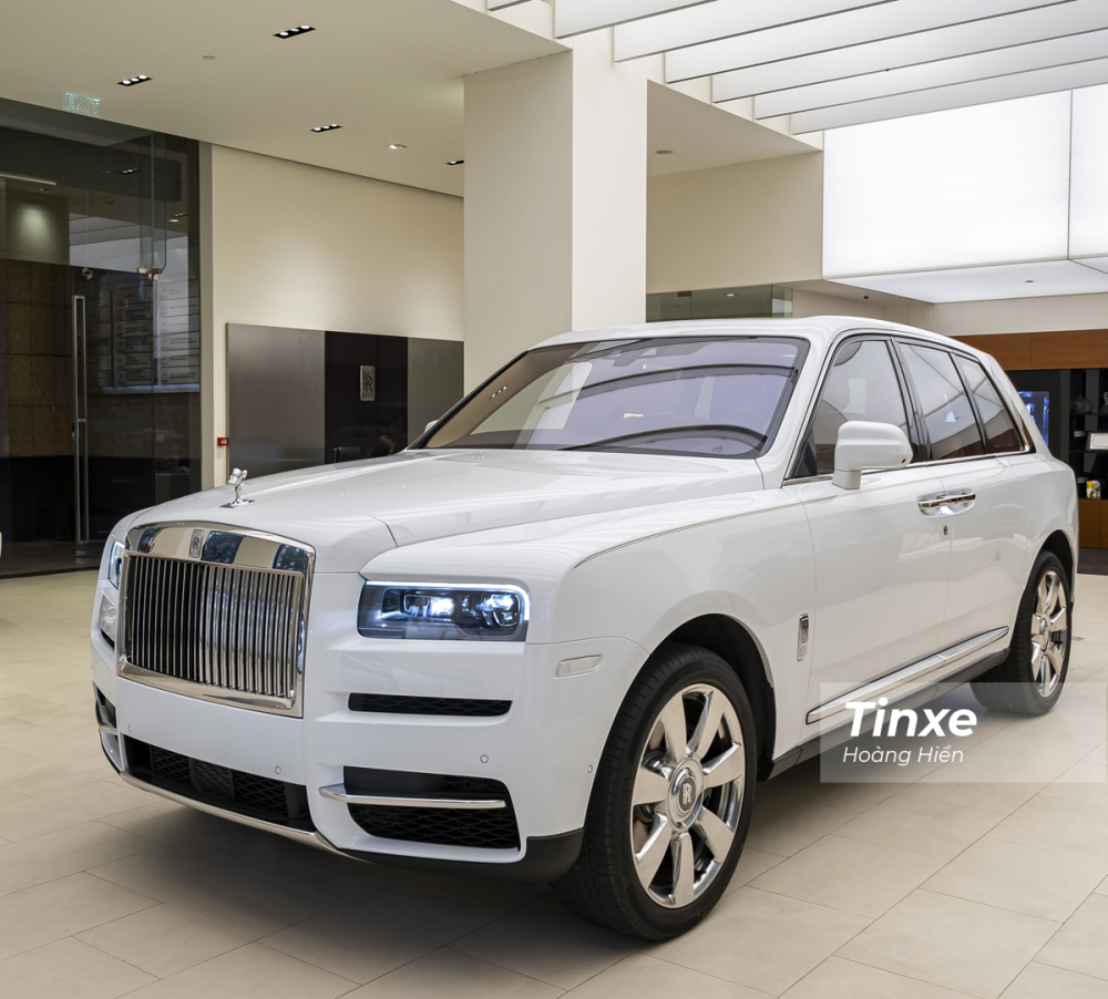 Rolls-Royce Cullinan kh&ocirc;ng chỉ sang trọng, mạnh mẽ m&agrave; nay c&ograve;n c&oacute; những điểm được thiết kế tinh tế để mang lại trải nghiệm tối ưu cho kh&aacute;ch h&agrave;ng của m&igrave;nh.