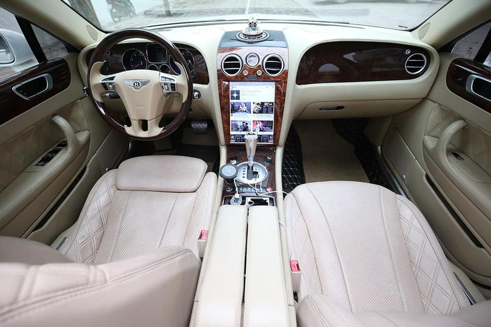 Nội thất của chiếc xe siêu sang Bentley Continental Flying Spur nâng cấp lên đời 2016