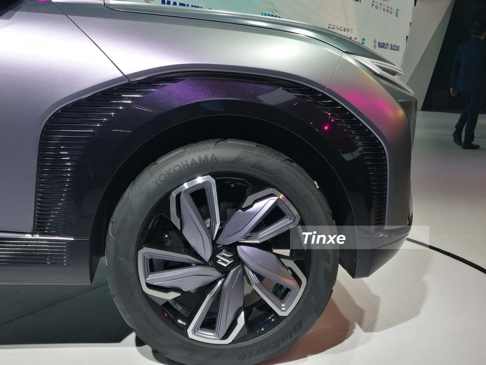 Bộ vành cỡ 5 chấu hình bông hoa của mẫu xe concept mới
