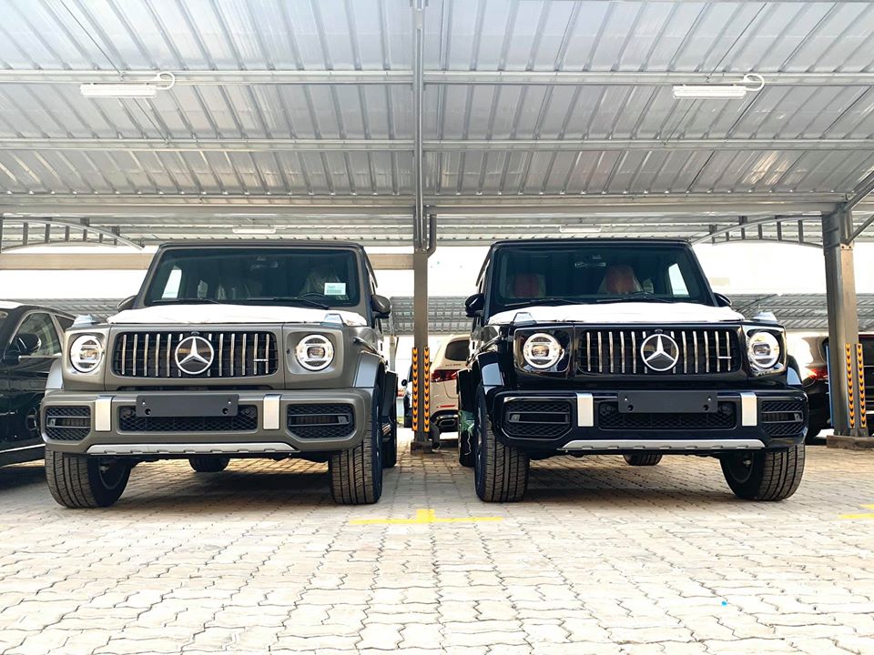 Hai chiếc SUV hạng sang Mercedes-AMG G63 2020 chính hãng đỗ cạnh nhau Hai chiếc SUV hạng sang Mercedes-AMG G63 2020 chính hãng đỗ cạnh nhau