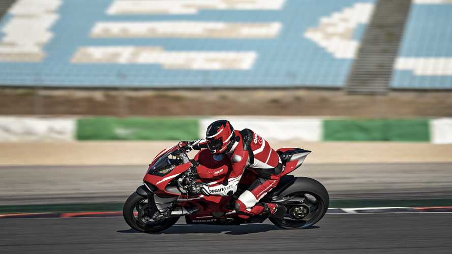 Trọng lượng si&ecirc;u nhẹ ch&iacute;nh l&agrave; lợi thế của Ducati Superleggera V4