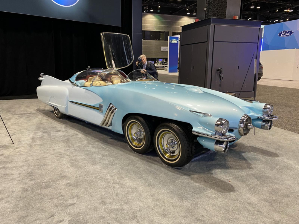 XF58 Ice Princess là một trong những mẫu xe độc nhất, ấn tượng nhất hiện điện ở Chicago Auto Show 2020