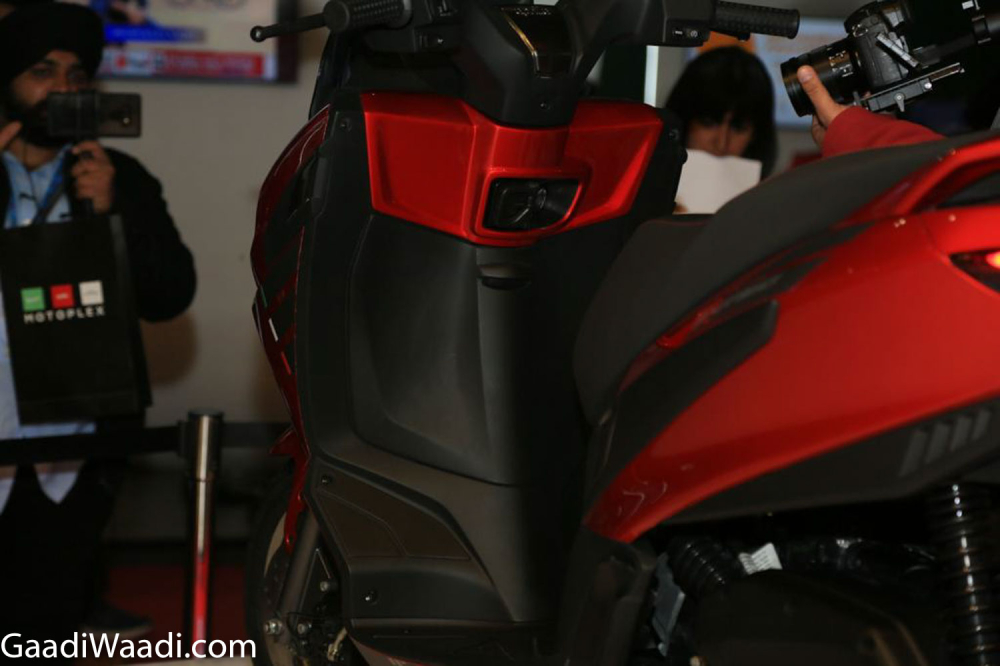 Chiếc Maxi Scooter sở hữu nhiều tiện ích dành cho người lái
