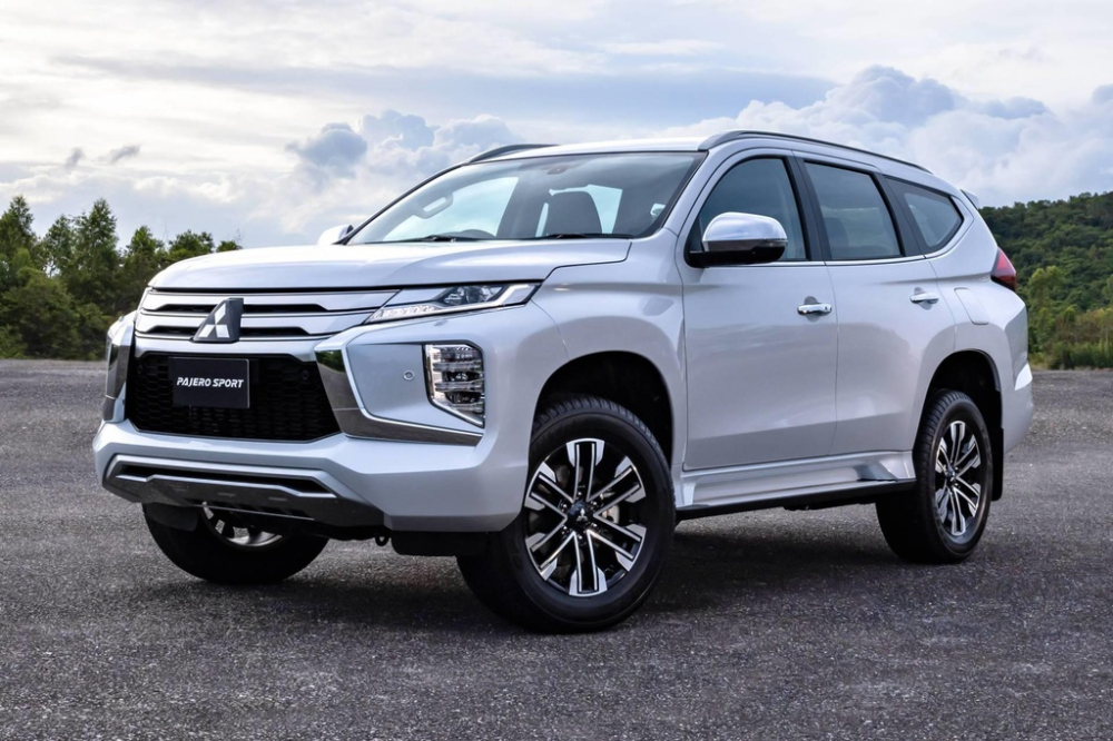 Cận cảnh thiết kế đầu xe của Mitsubishi Pajero Sport 2020