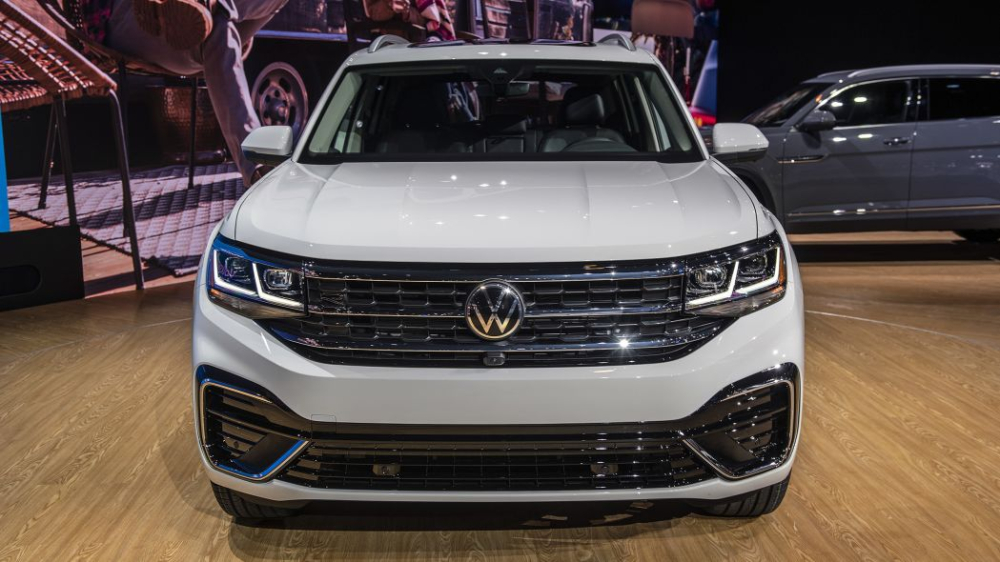 Volkswagen Atlas R-Line 2021 với thiết kế cản trước kh&aacute;c biệt