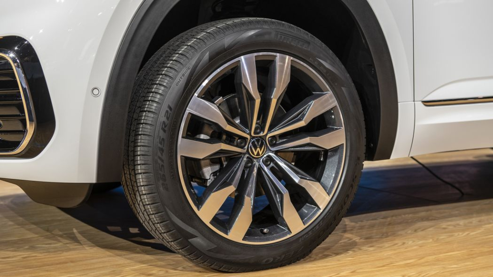 Bộ v&agrave;nh của Volkswagen Atlas R-Line 2021