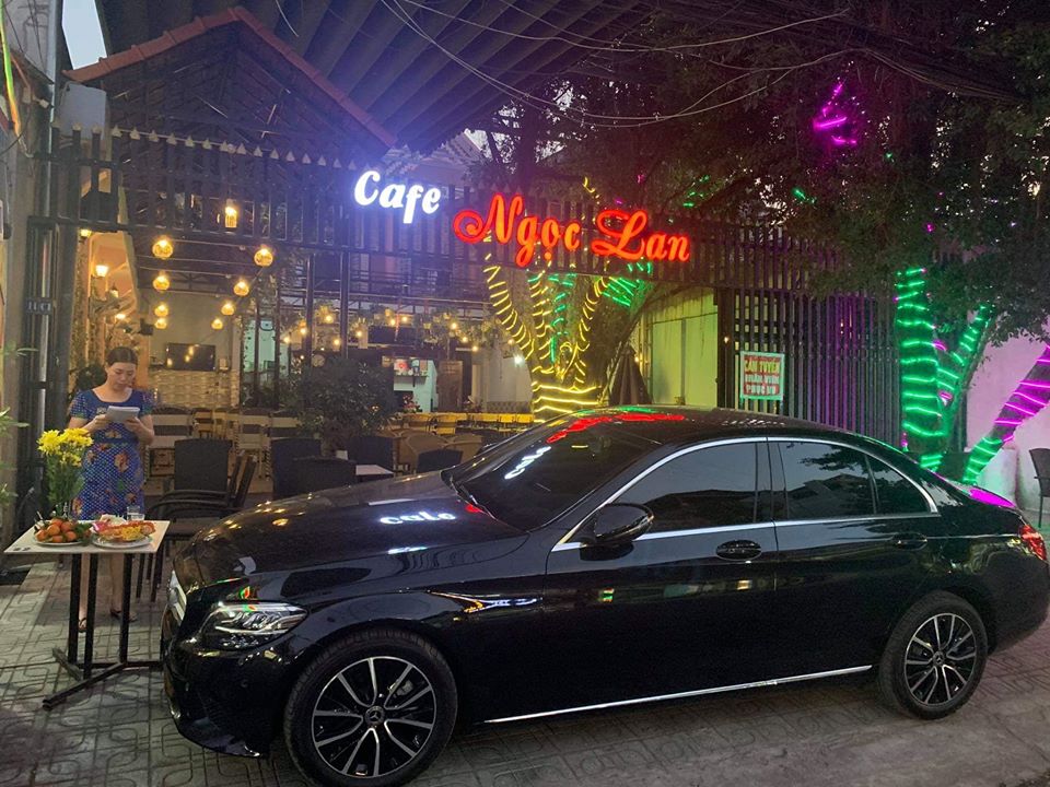Mercedes-Benz C200 của Nguyễn Tiến Linh c&oacute; nhiều n&acirc;ng cấp ở động cơ so với bản cũ