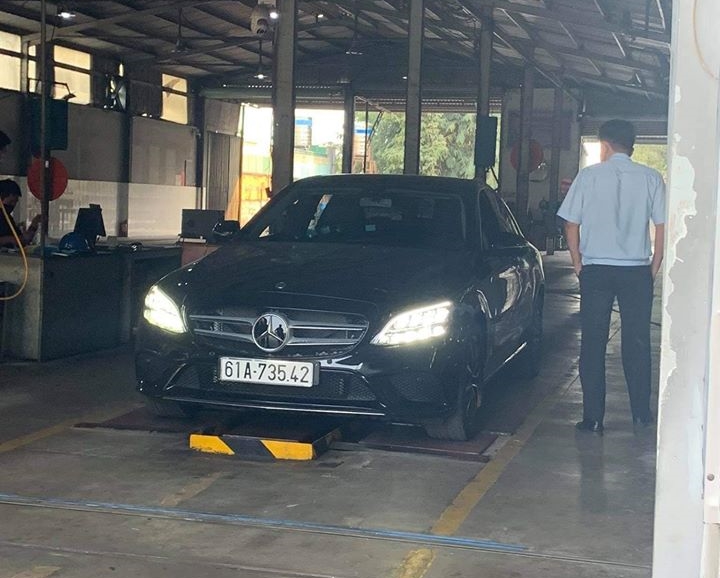 Chiếc Mercedes-Benz C200 đời mới của tiền đạo Nguyễn Tiến Linh c&oacute; biển số khi sắp xếp thứ tự sẽ ra d&atilde;y số 1234567