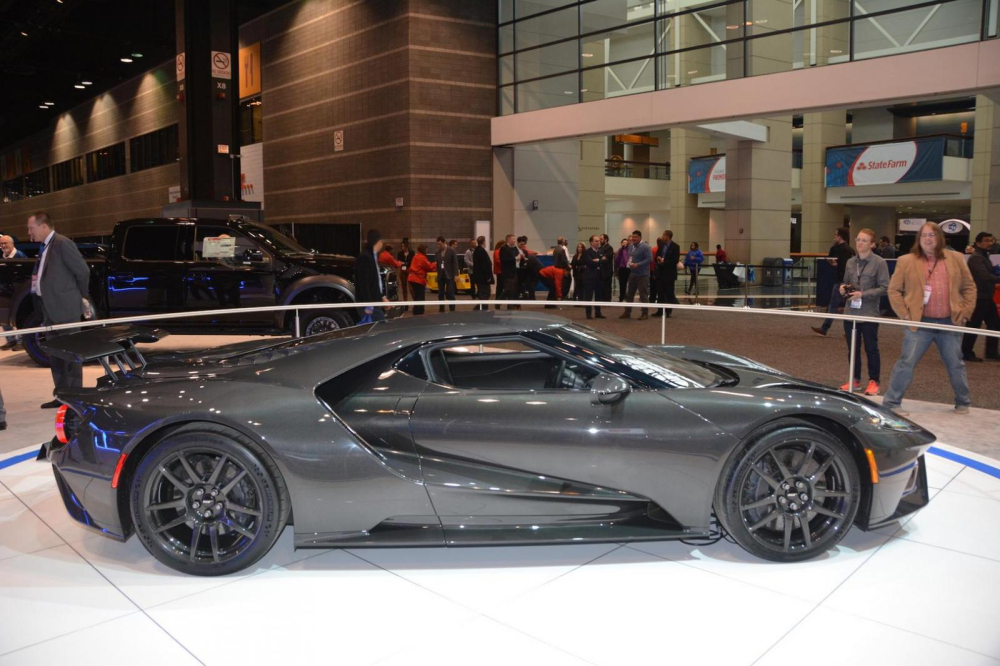  Si&ecirc;u xe Ford GT thế hệ mới vẫn được trang bị khối động cơ EcoBoost, V6, dung t&iacute;ch 3.5 l&iacute;t, tăng &aacute;p turbo nhưng phần c&ocirc;ng suất cực đại của xe giờ đ&acirc;y đ&atilde; l&agrave; 660 m&atilde; lực.