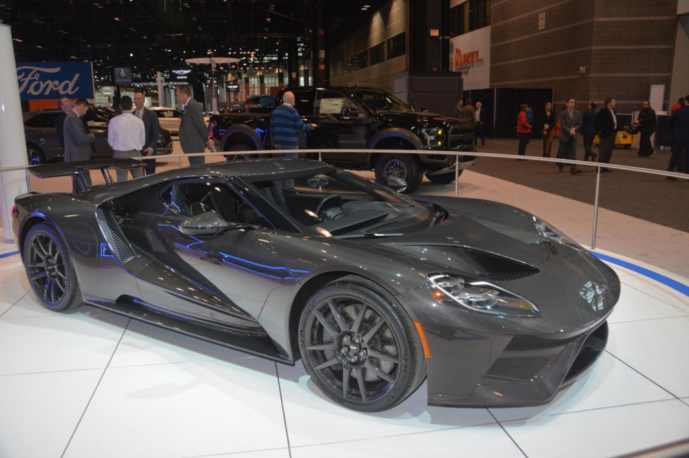 Đ&uacute;ng như t&ecirc;n gọi, Ford GT Liquid Carbon 2020 sẽ c&oacute; ngoại thất phủ ho&agrave;n to&agrave;n bằng sợi carbon mang đến c&aacute;i nh&igrave;n rất bắt mắt v&agrave; s&agrave;nh điệu.